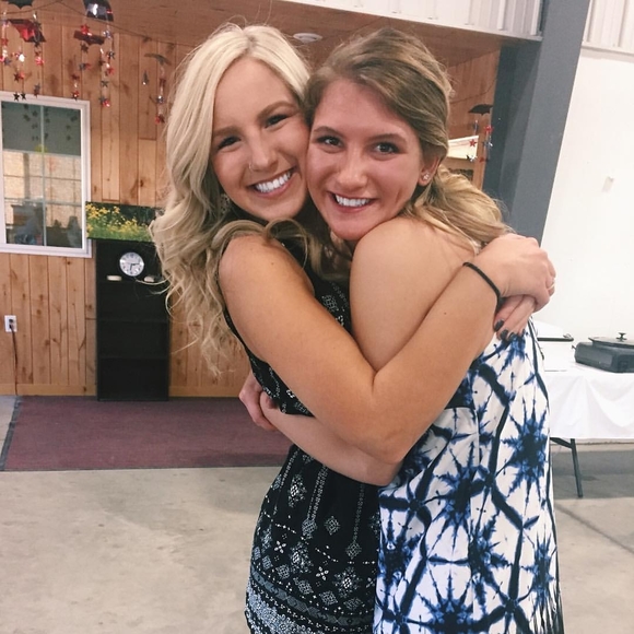 Meet your Posher, Alexandra - Picture 1 of 1